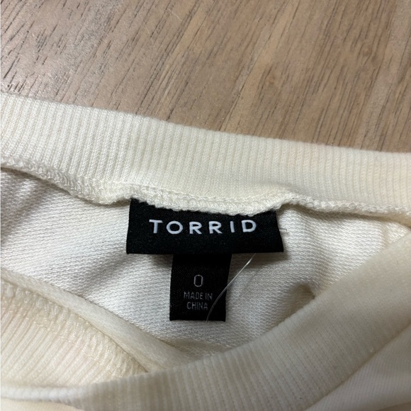 NWT Cream Long Sleeve French Terry knit Fabric eyelet detail sleeves Torrid 0 - Picture 5 of 8